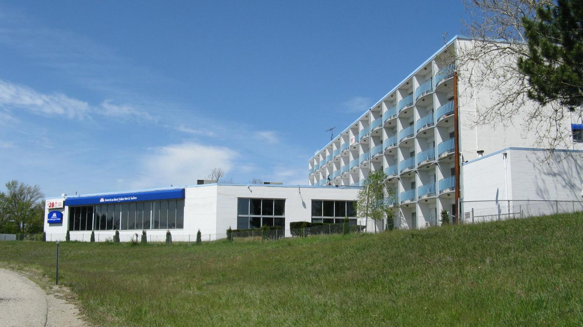 Howard Johnson By Wyndham Saint Joseph Benton Harbor Extérieur photo
