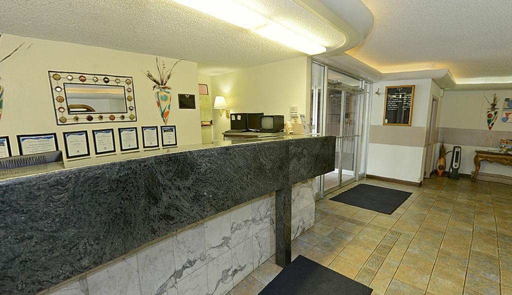 Howard Johnson By Wyndham Saint Joseph Benton Harbor Extérieur photo