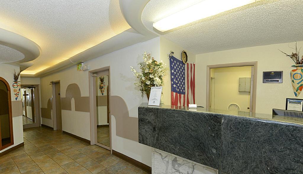 Howard Johnson By Wyndham Saint Joseph Benton Harbor Extérieur photo