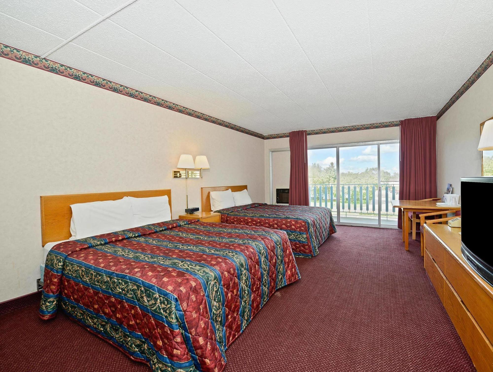 Howard Johnson By Wyndham Saint Joseph Benton Harbor Extérieur photo