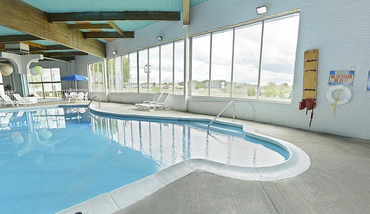 Howard Johnson By Wyndham Saint Joseph Benton Harbor Extérieur photo