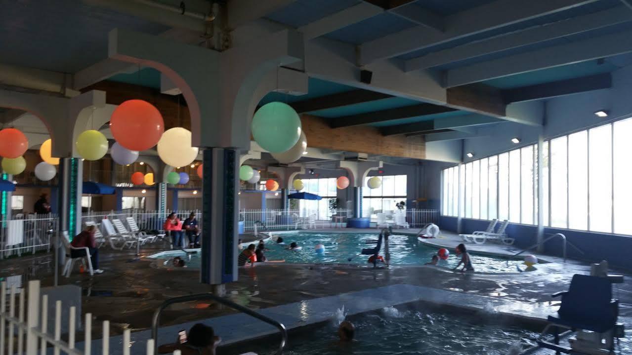 Howard Johnson By Wyndham Saint Joseph Benton Harbor Extérieur photo