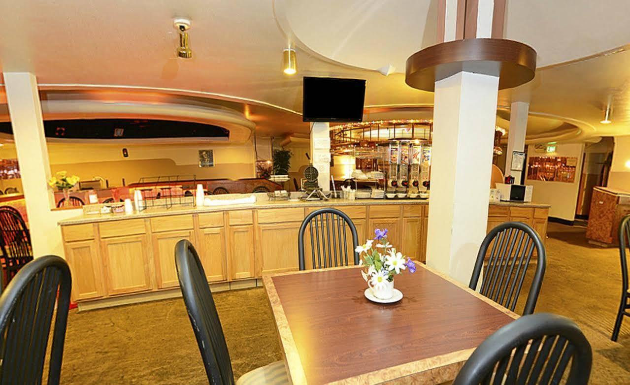 Howard Johnson By Wyndham Saint Joseph Benton Harbor Extérieur photo